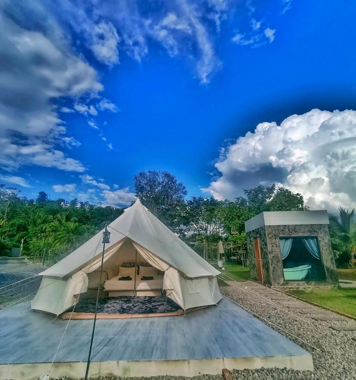 The Wes Village, Incl Free Breakfast & 100 Thb Food Gift Чианг Дао Экстерьер фото