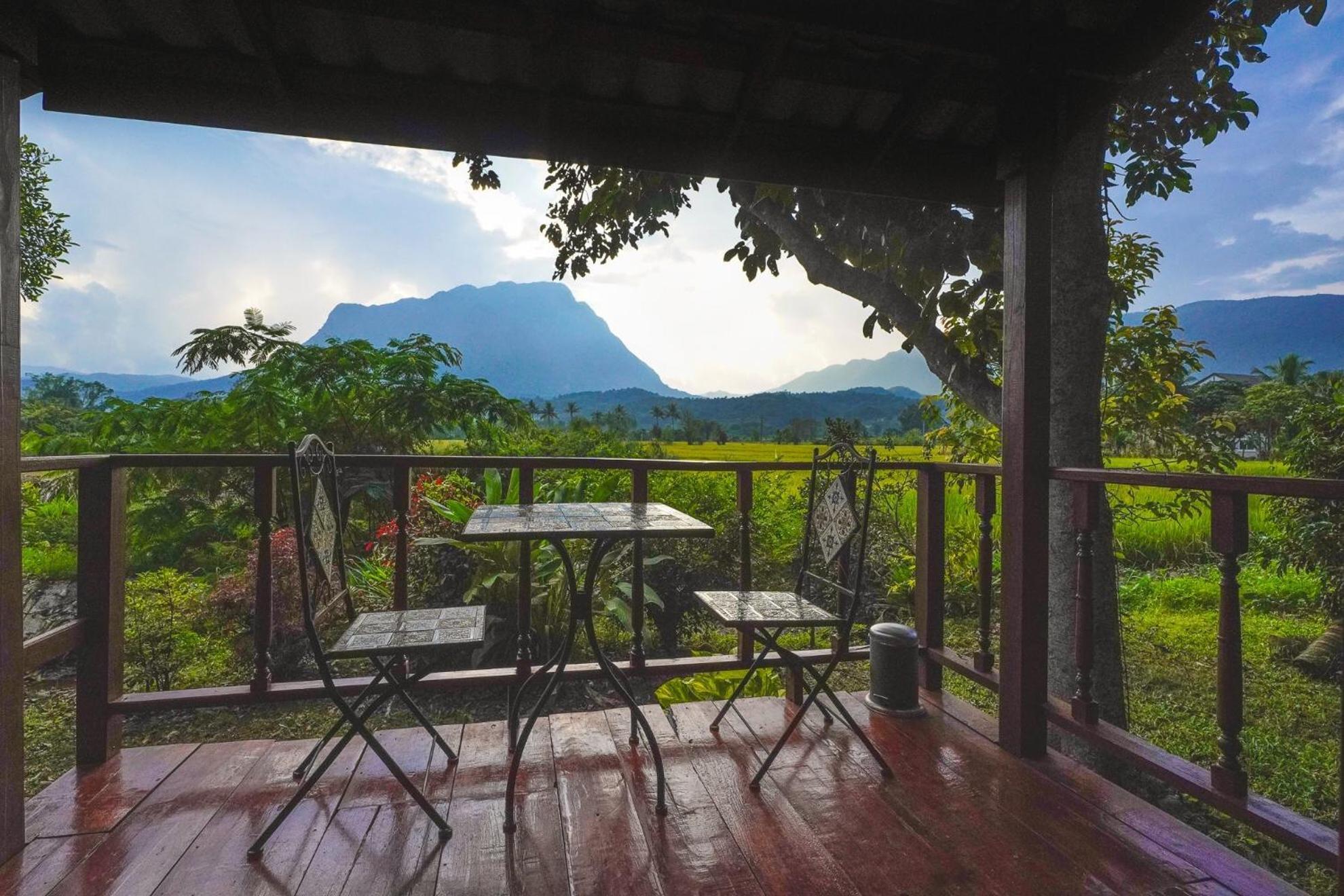 The Wes Village, Incl Free Breakfast & 100 Thb Food Gift Чианг Дао Экстерьер фото