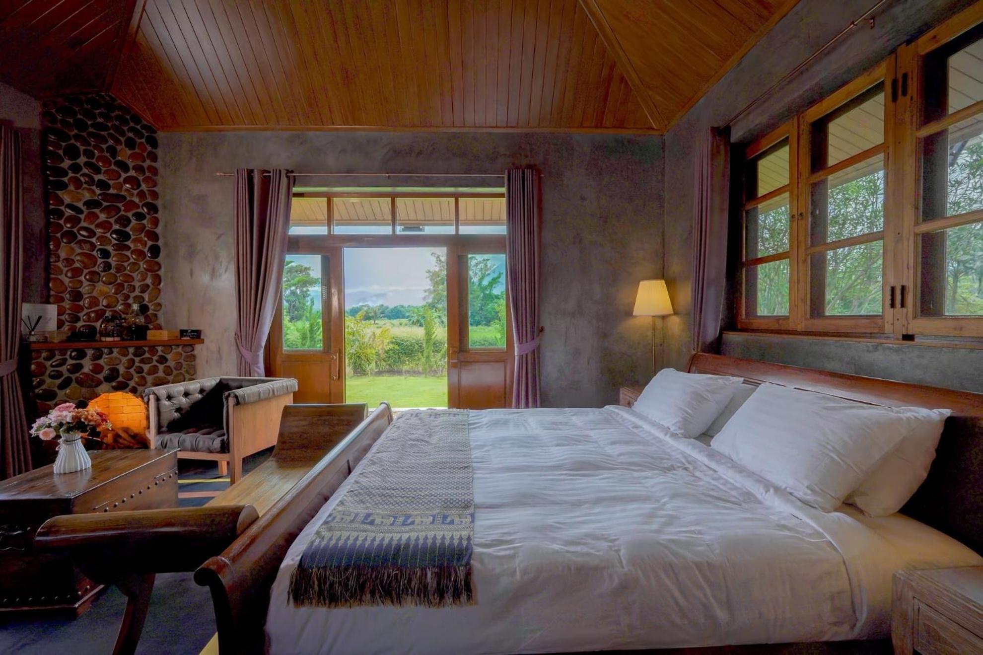 The Wes Village, Incl Free Breakfast & 100 Thb Food Gift Чианг Дао Экстерьер фото